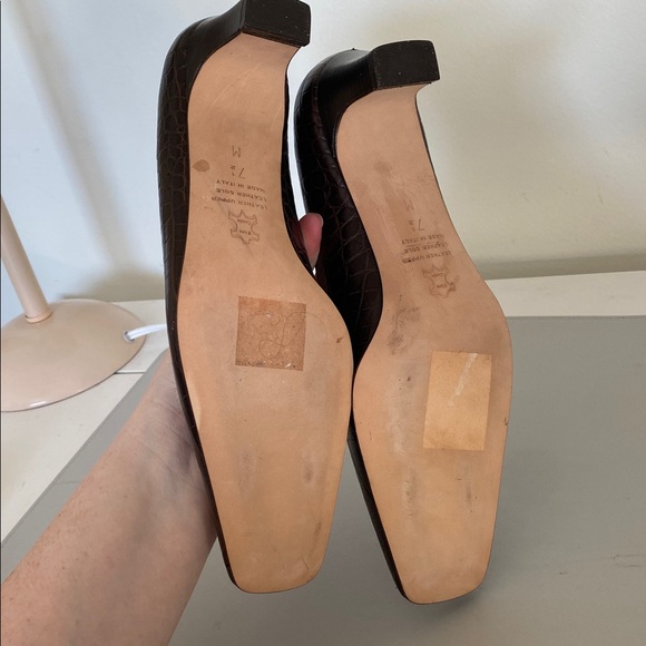 Talbots Dark Brown Croc-Embossed Heels Size 7.5 - Picture 9 of 11